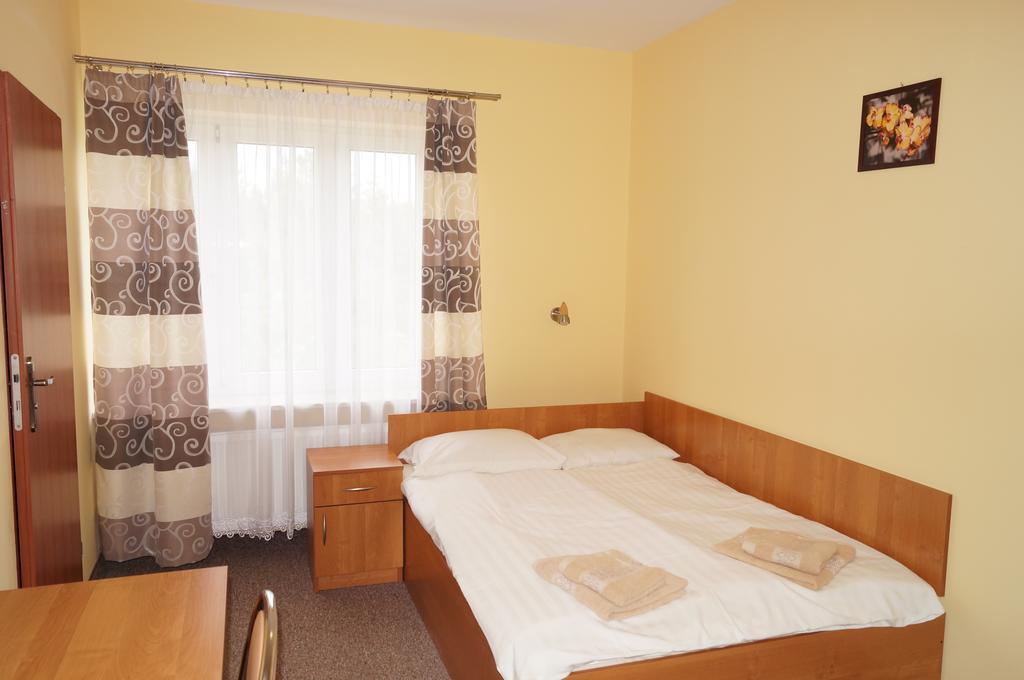 Hotel-Restauracja-Bar Rudka Ostrowiec Świętokrzyski Dış mekan fotoğraf