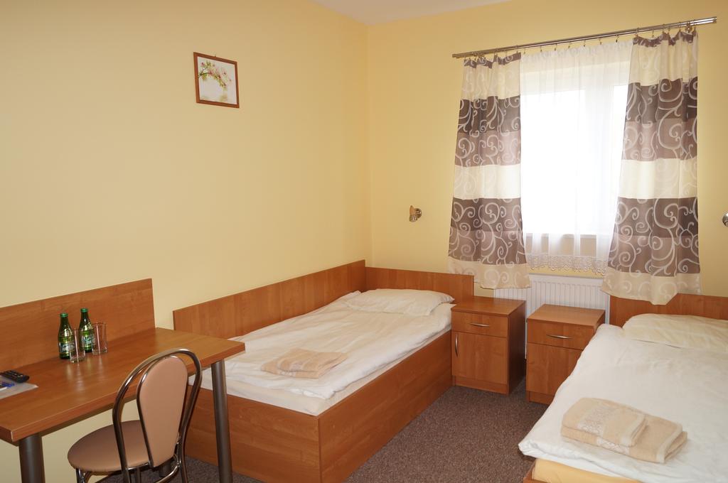 Hotel-Restauracja-Bar Rudka Ostrowiec Świętokrzyski Dış mekan fotoğraf
