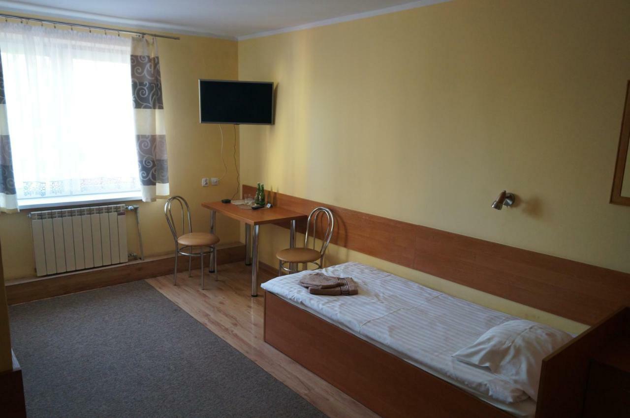 Hotel-Restauracja-Bar Rudka Ostrowiec Świętokrzyski Dış mekan fotoğraf