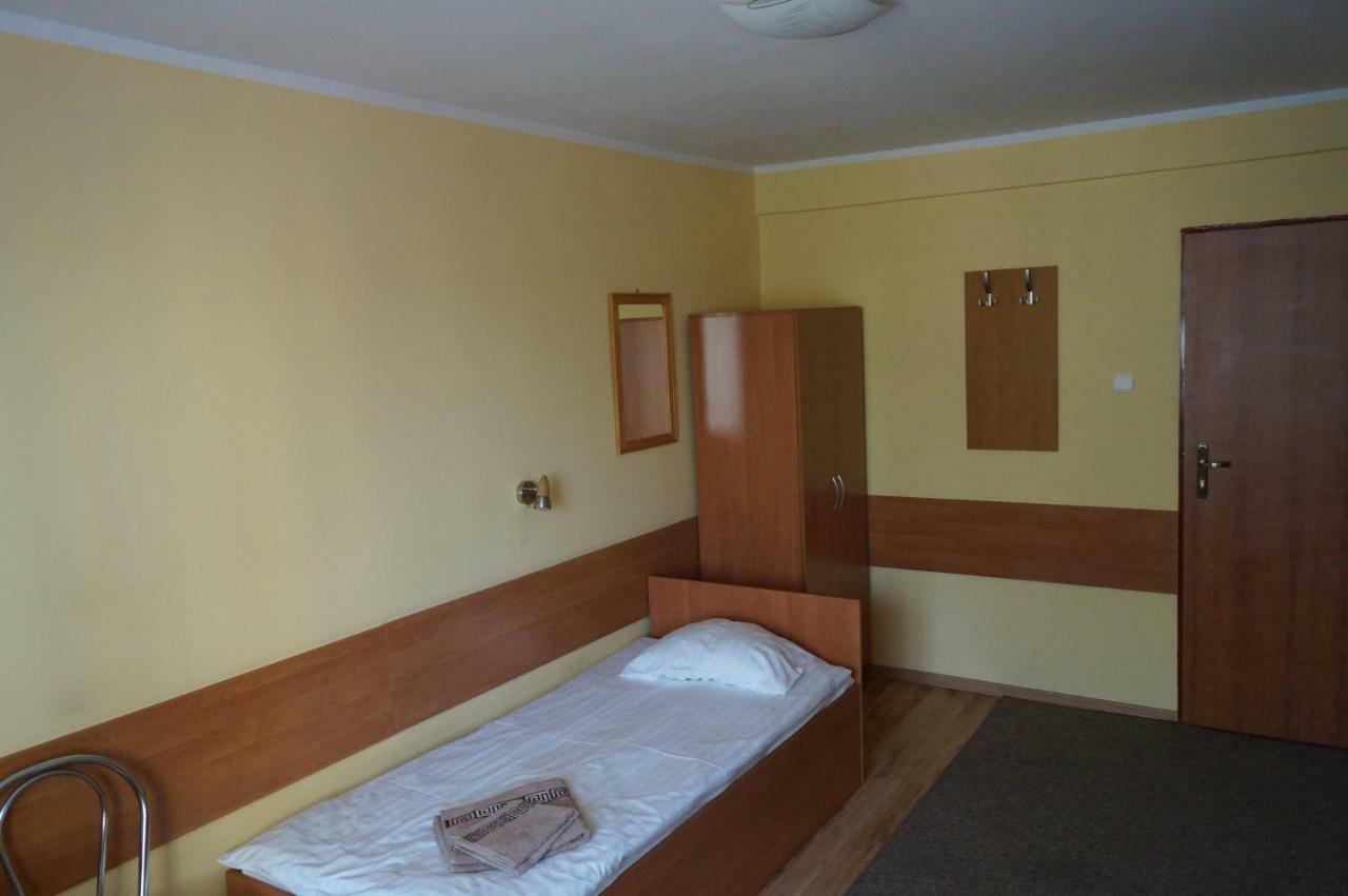 Hotel-Restauracja-Bar Rudka Ostrowiec Świętokrzyski Dış mekan fotoğraf